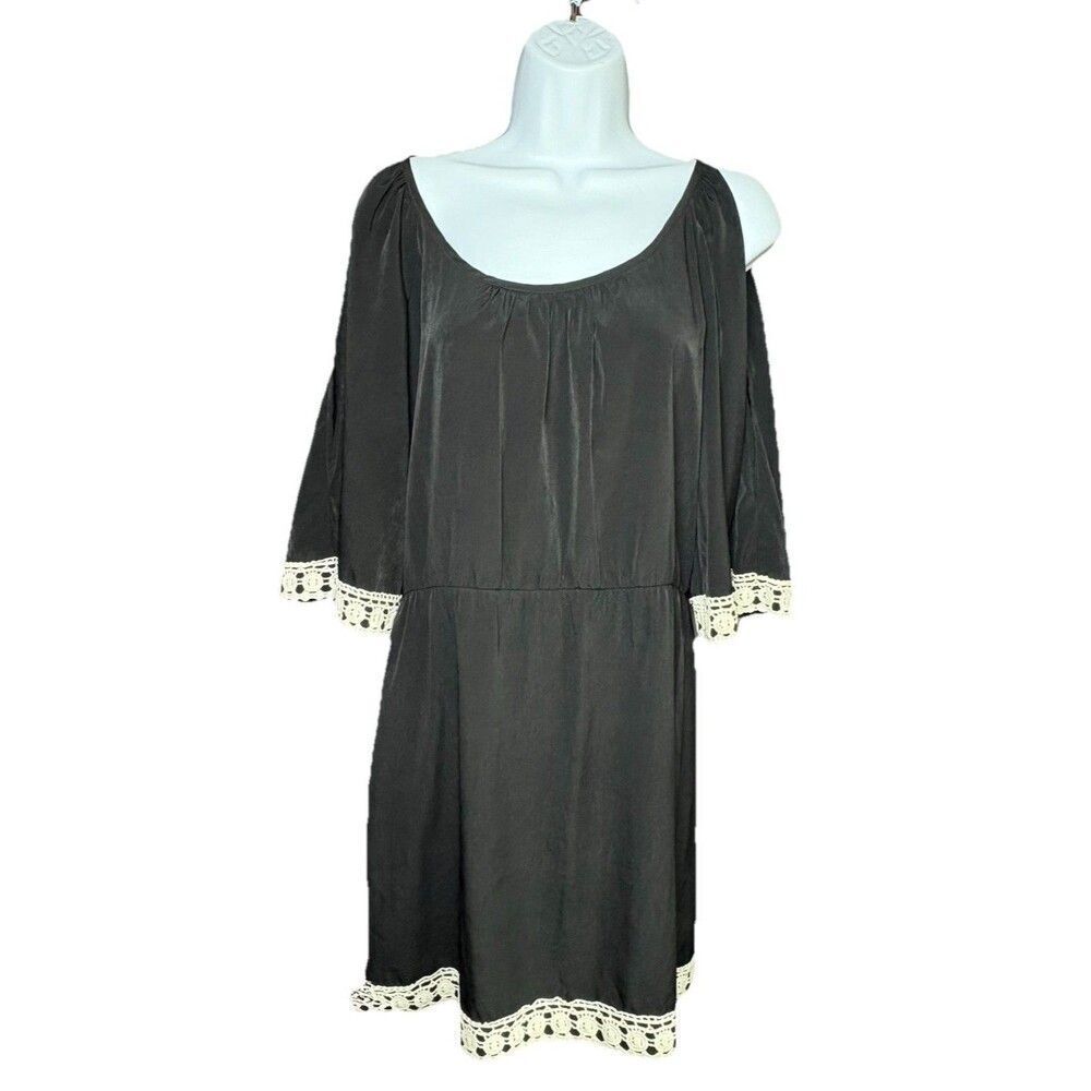 Glam Cold Shoulder Dress Women’s Size Medium Black Cream Lace Trim USA #D4789A